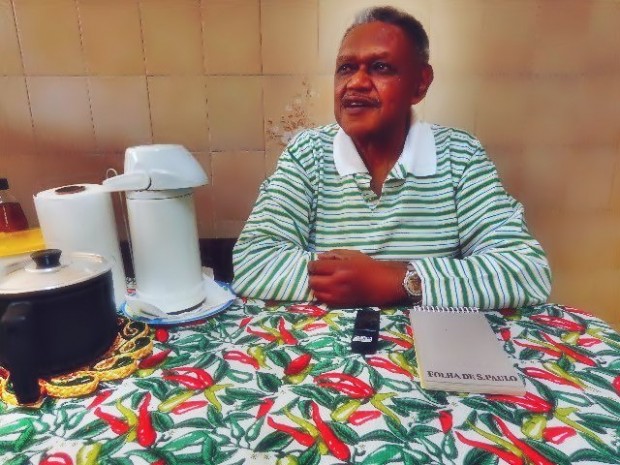 O cantor João Borba em entrevista para o Música em Letras, em sua casa (Foto: Carlos Bozzo Junior)