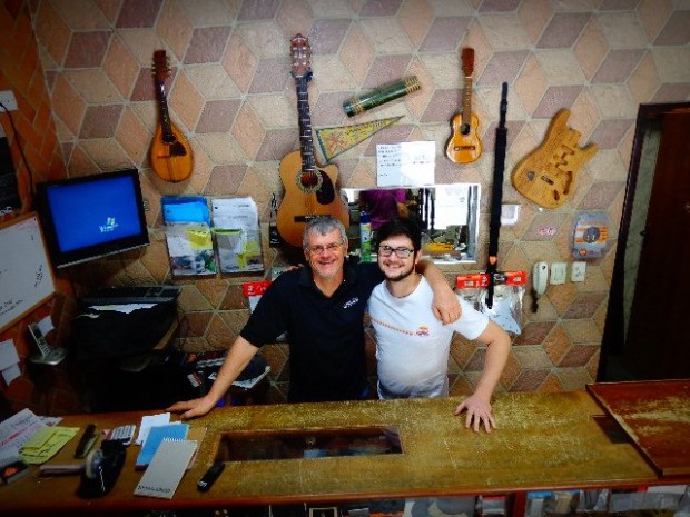 Murilo Pai e Murilo Filho, ambos luthiers (Foto: Carlos Bozzo Junior)