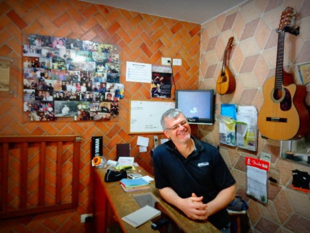 Murilo Ferreira, luthier de instrumentos de cordas (Foto: Carlos Bozzo Junior)